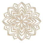 Lotus Mandala Holz Wandbild handgefertigt aus Pappelholz mit filigranem Mandala-Muster und Lotusblüte in acht Holzoptiken